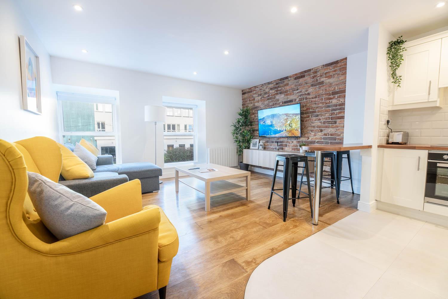 Modern Canal View Home, In City Centre, Sleeps 8 Galway Kültér fotó