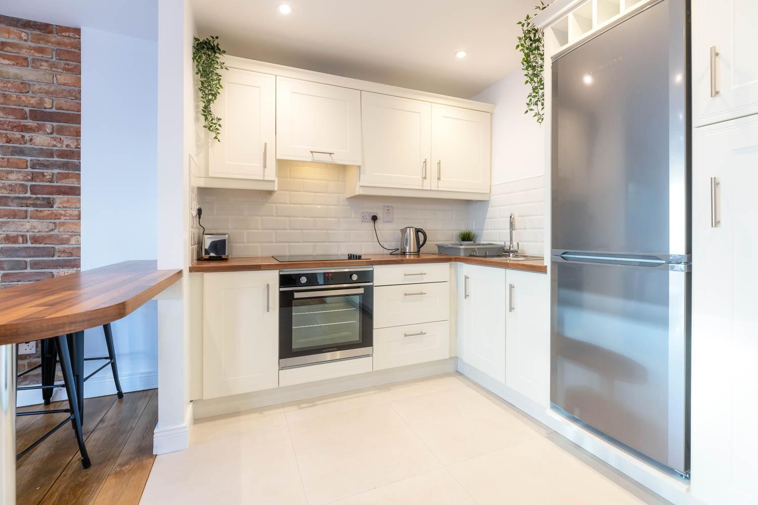 Modern Canal View Home, In City Centre, Sleeps 8 Galway Kültér fotó